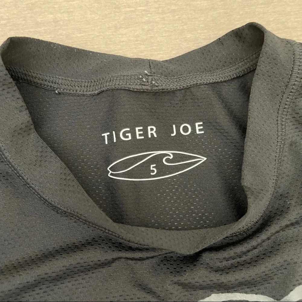 TIGER JOE by Seafolly Rashguard in Black